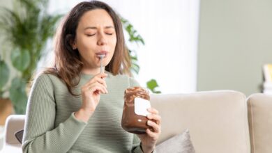 how-to-stop-craving-junk-food:-a-beginner’s-guide:-healthifyme
